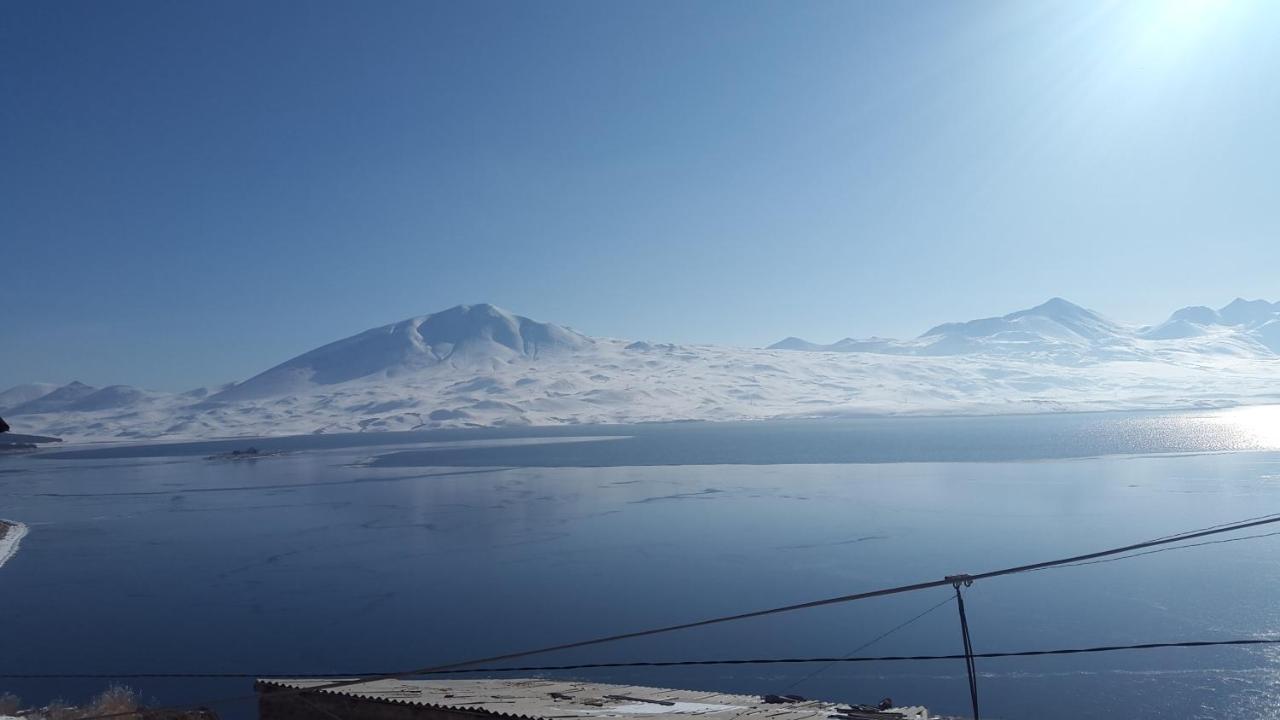 Lake Tabatskuri Borjomi Esterno foto